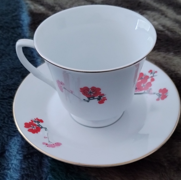 Vintage Chinese Hand-painted Cherry Blossom Teacup and Saucer with Gold Trim - Picture 3 of 16